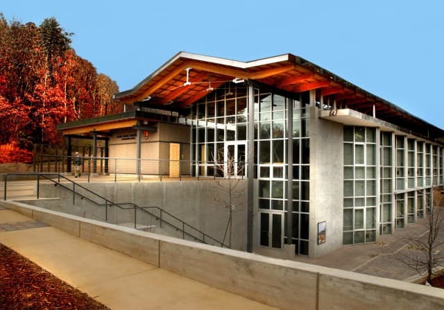 attraction_BRP Destination Center.jpg attraction_BRP Destination Center.jpg